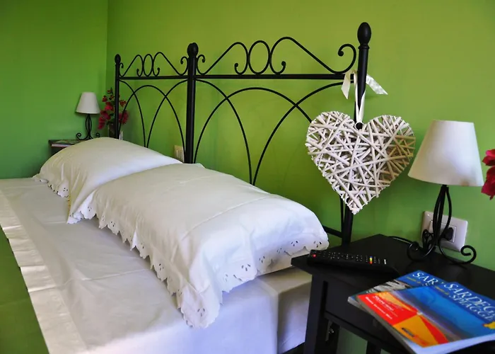 Marcella House - Near The ゲストハウス カリアリ