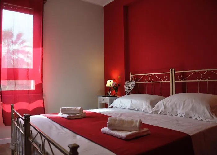Marcella House - Near The