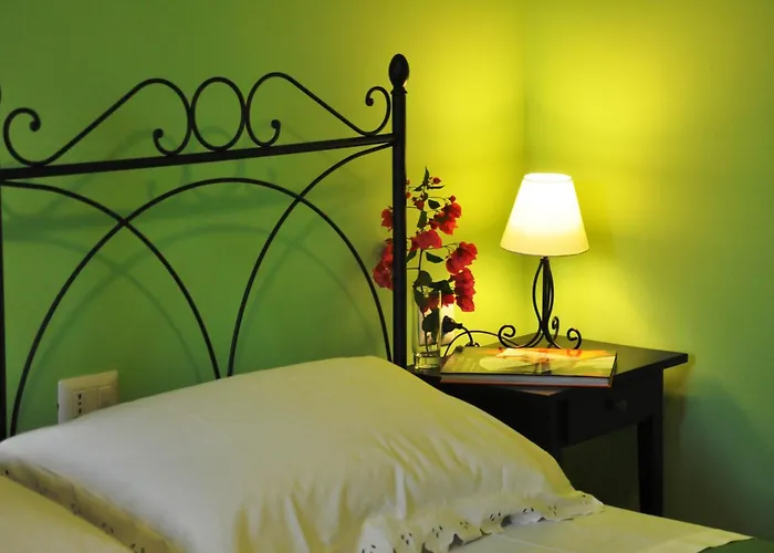 Marcella House - Near The