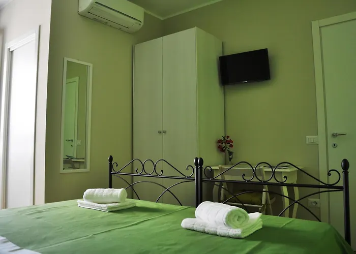 Marcella House - Near The