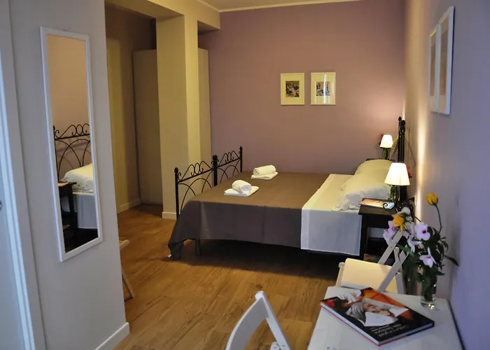 Marcella House - Near The